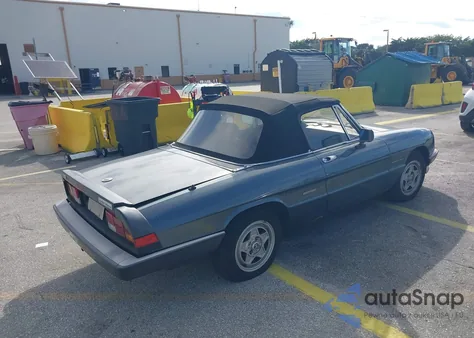 1989 Alfa Romeo Spider Veloce из США, поврежденный, VIN ZARBA5583K1066255